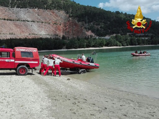 Montefano - Auto finisce nel lago, morte le due persone a bordo